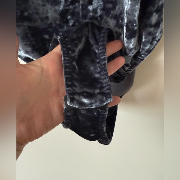 Misguided Velvet Grey Bodysuit - Picture 5 of 8